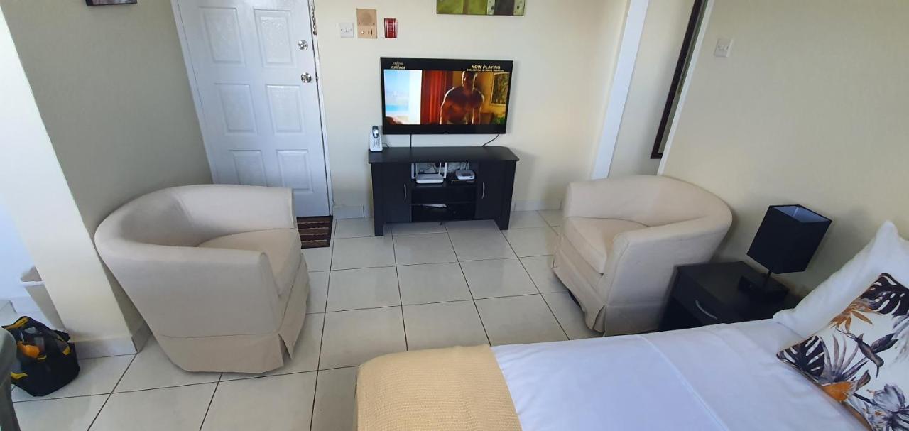 Hastings Towers 4D - Studio Apt Opp Beach Bridgetown Eksteriør bilde
