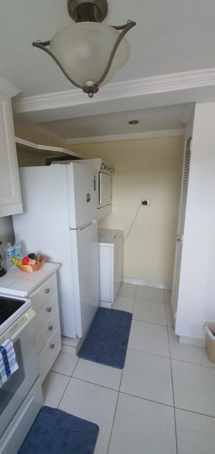 Hastings Towers 4D - Studio Apt Opp Beach Bridgetown Eksteriør bilde