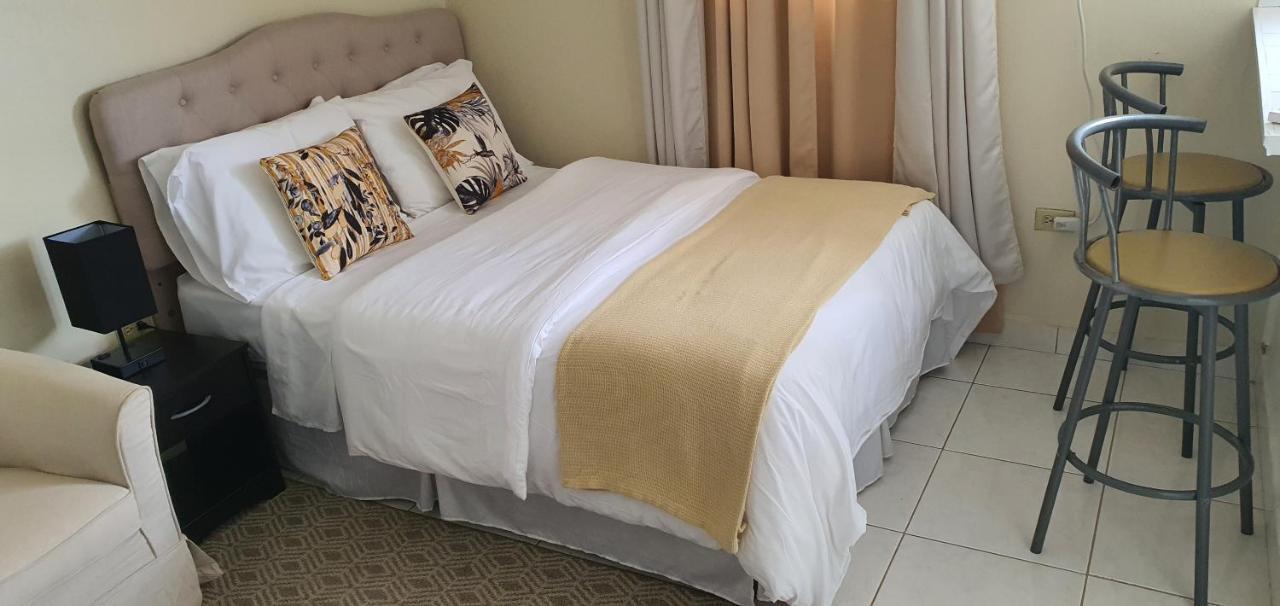 Hastings Towers 4D - Studio Apt Opp Beach Bridgetown Eksteriør bilde