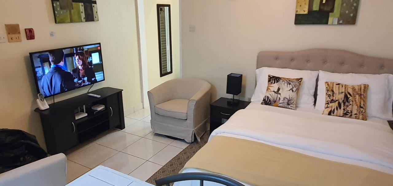 Hastings Towers 4D - Studio Apt Opp Beach Bridgetown Eksteriør bilde